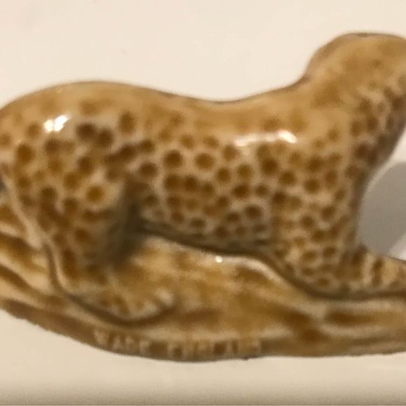 Red Rose Tea Collection Figurine Looks Like Cougar To Me Made In England - Picture 2 of 2